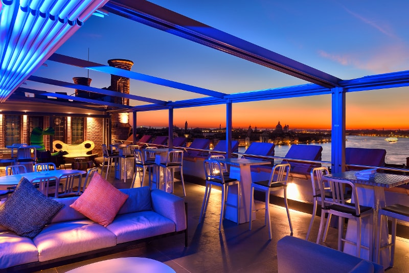 How To Choose The Best Rooftop Bar For Your Party