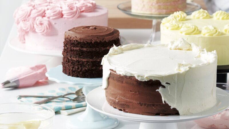 How do Cake Bakers Create Perfect Cakes?