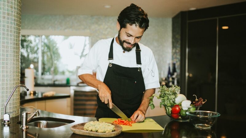 5 Reasons to Hire a Chef for a Night in Miami for Your Christmas Dinner