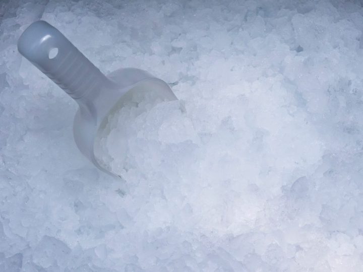 How to Prepare Your Café for Summer with a High-Capacity Ice Maker